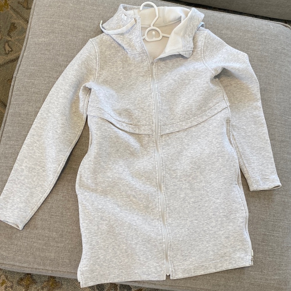 Long Lululemon Horizon hoodie